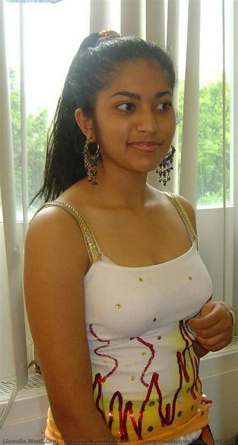 tamil girls boobs showing|Tamil boobs sexy karupu kaambu mulaiyai paarthu rasiyungal.